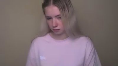 AliceMeaww_ from United States