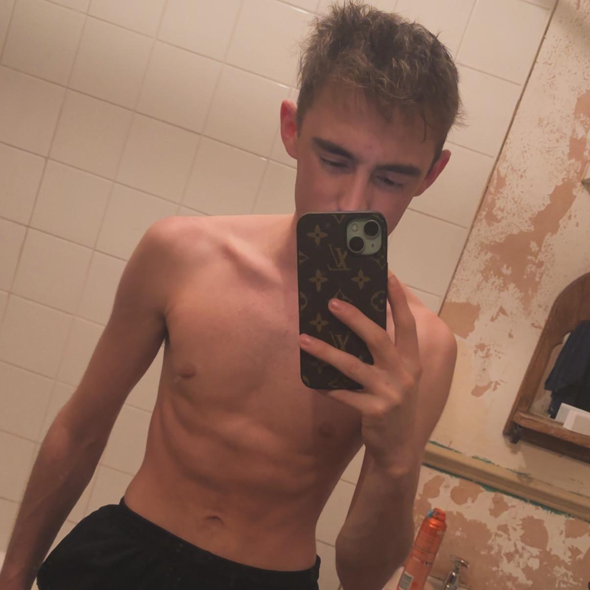 Samtwink69 from United Kingdom