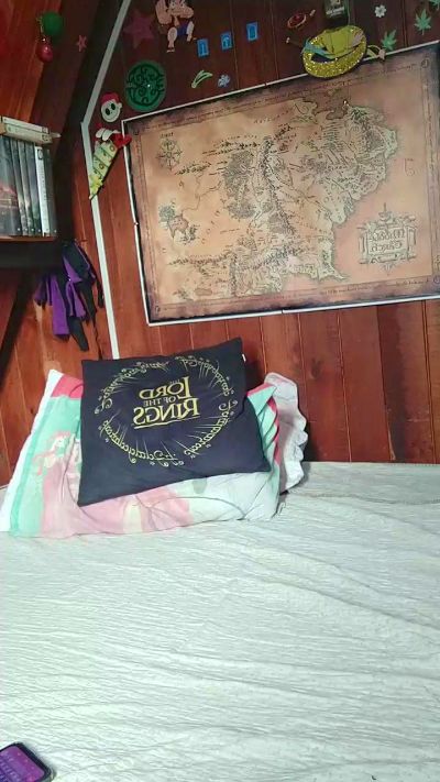 luthien420_ from Chile