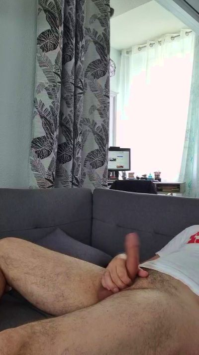 pussy_licker52 from France