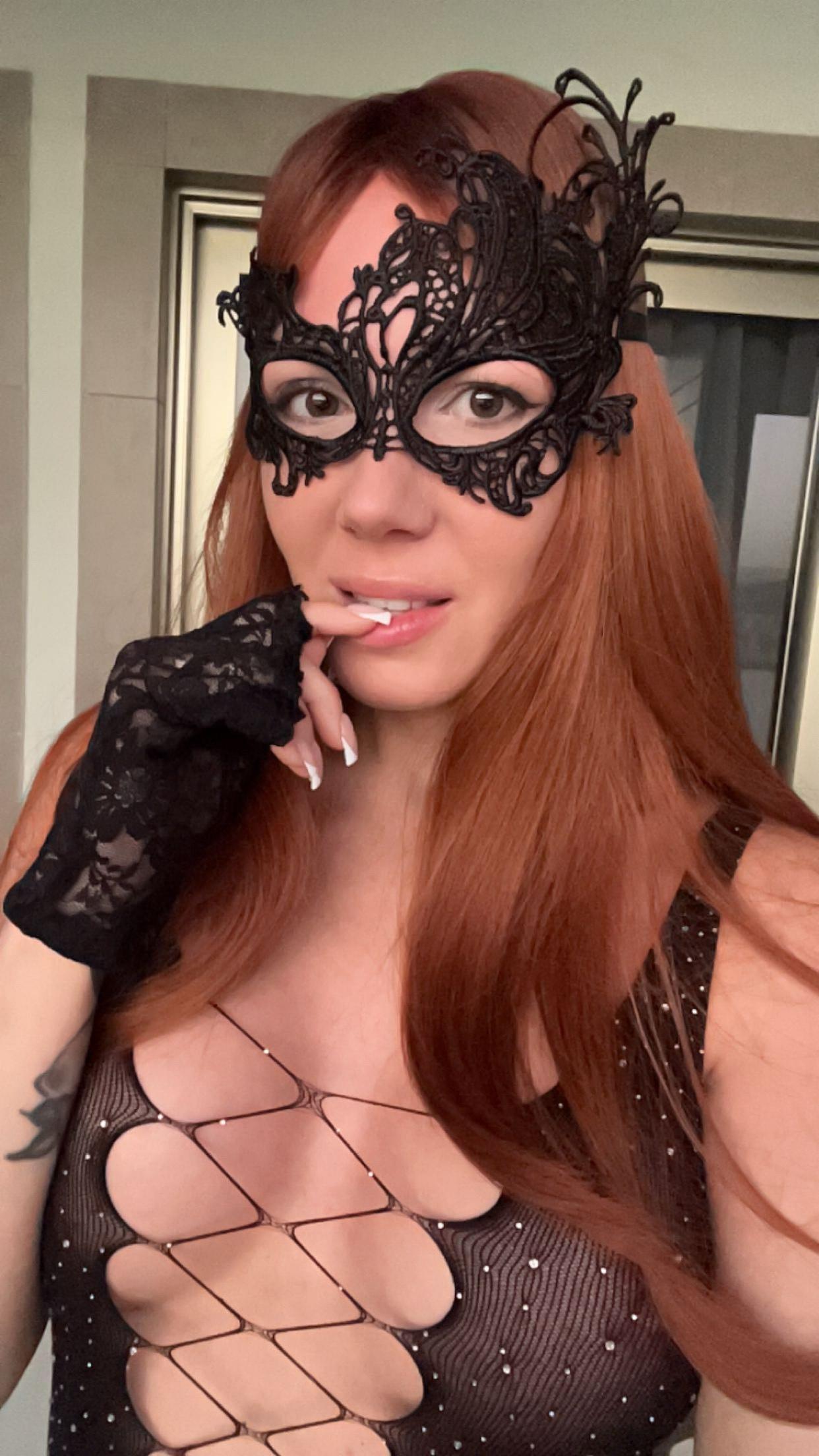 redhead444 from United Kingdom